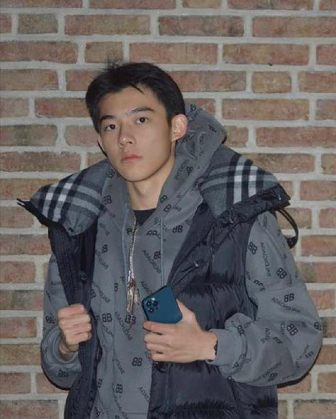 有朋友知道他是那个球队的吗